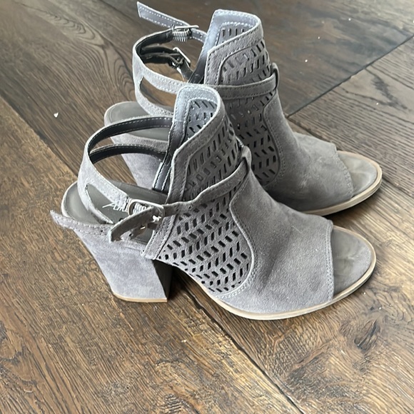 American eagle sandals - Picture 2 of 4